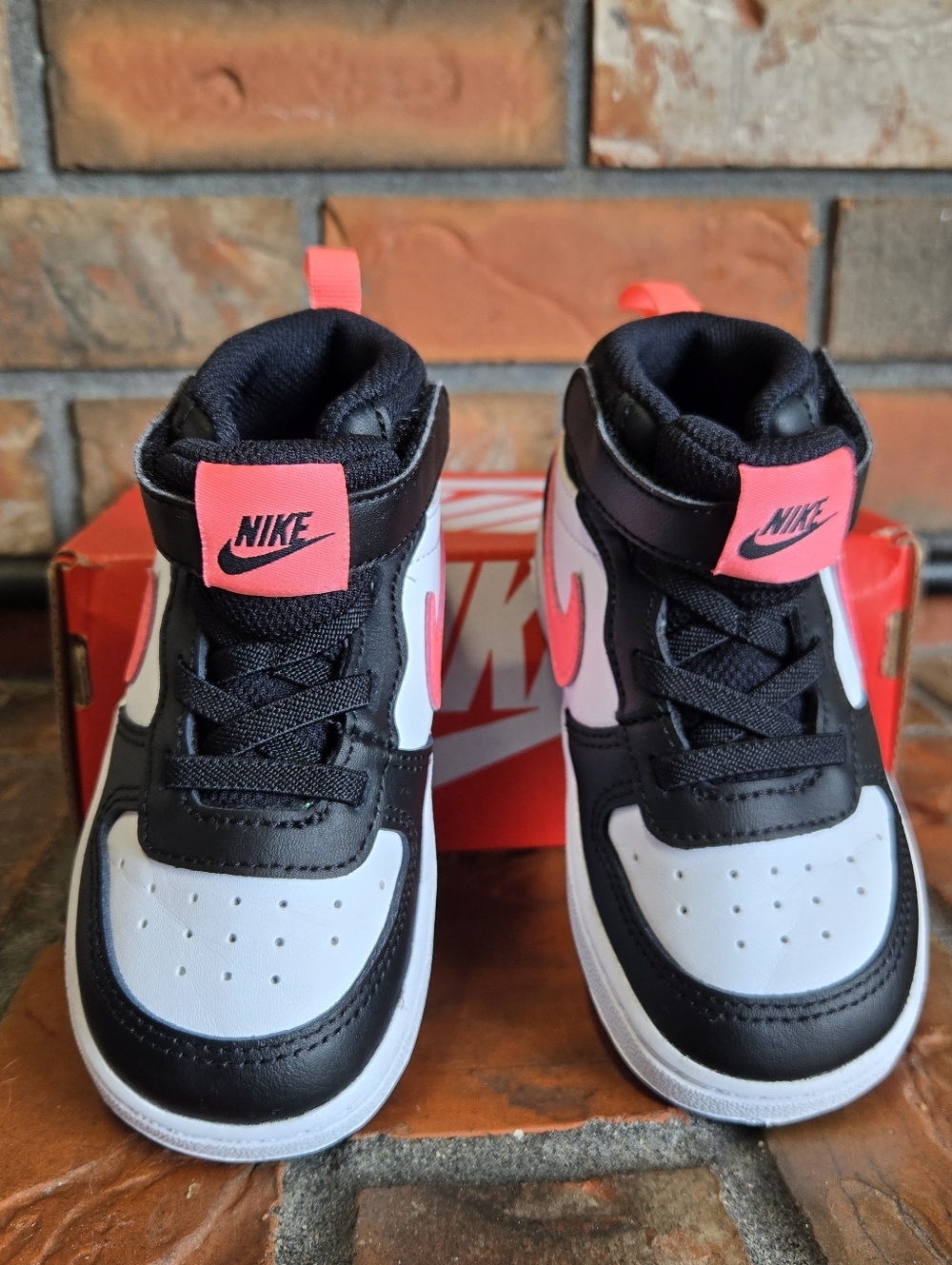 Nike Court Borough Mid 2